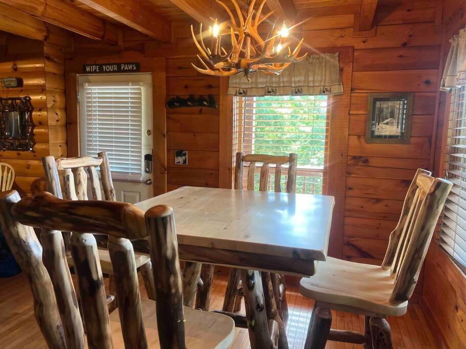 Yogi's Den: Breathtaking Views! 3 Min To Dollywood, On 1 Acre! Ferienhaus