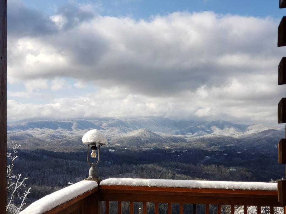 Yogi's Den: Breathtaking Views! 3 Min To Dollywood, On 1 Acre! Ferienhaus