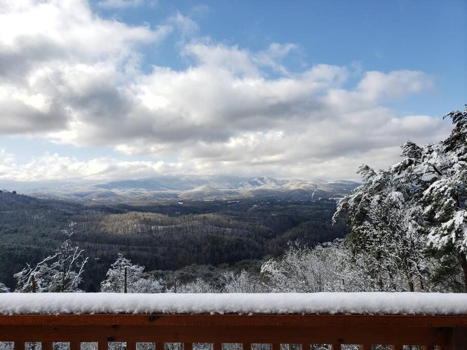Ferienhaus Yogi's Den: Breathtaking Views! 3 Min To Dollywood, On 1 Acre! Sevierville