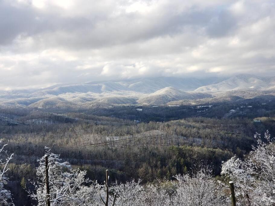 Ferienhaus Yogi's Den: Breathtaking Views! 3 Min To Dollywood, On 1 Acre! Sevierville