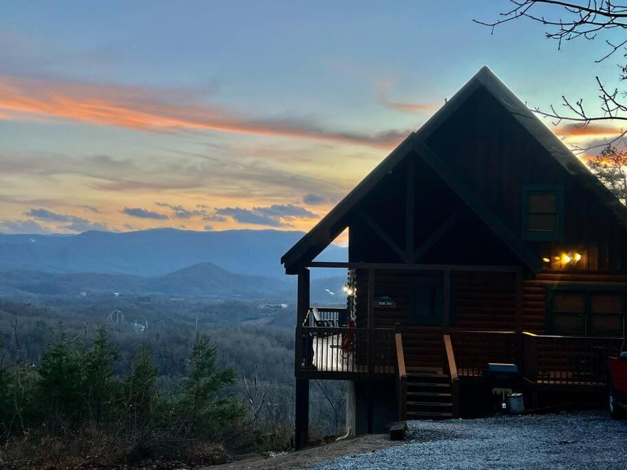 Yogi's Den: Breathtaking Views! 3 Min To Dollywood, On 1 Acre! Ferienhaus