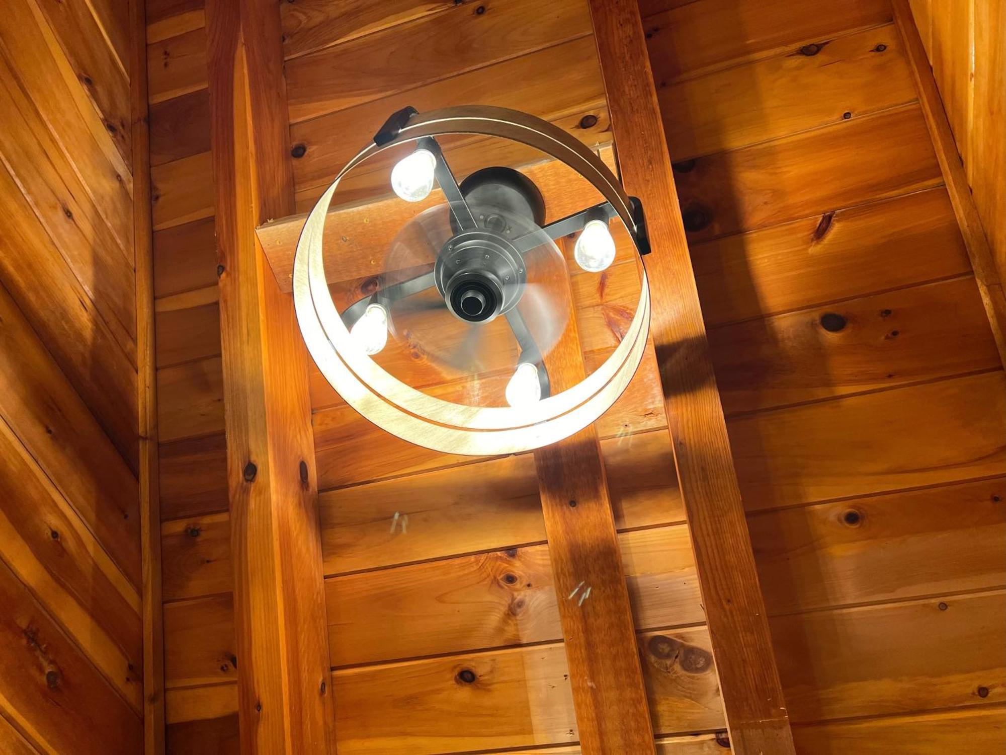 Yogi's Den: Breathtaking Views! 3 Min To Dollywood, On 1 Acre! Ferienhaus Sevierville